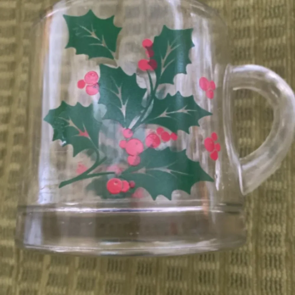 Christmas Holly Berry glass cups by Indiana Glass - Picture 3 of 5